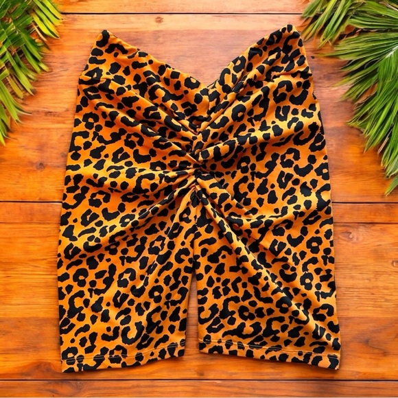 LICI FITLeopard Print Scrunch Biker Shorts - Size M - Animal Print / Orange - Picture 3 of 12